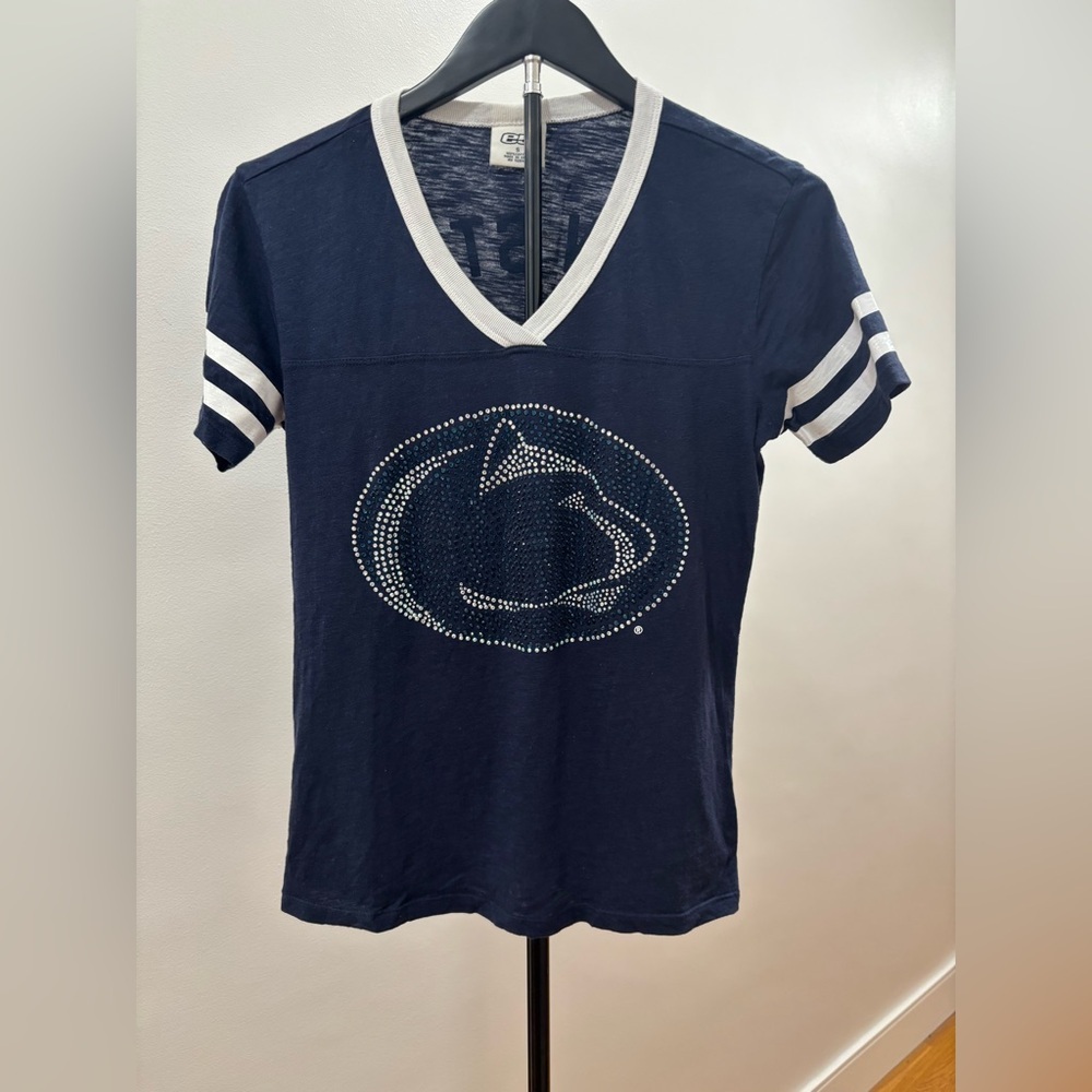 456. Colosseum Penn State Nittany Lion’s Women V-Neck Shirt